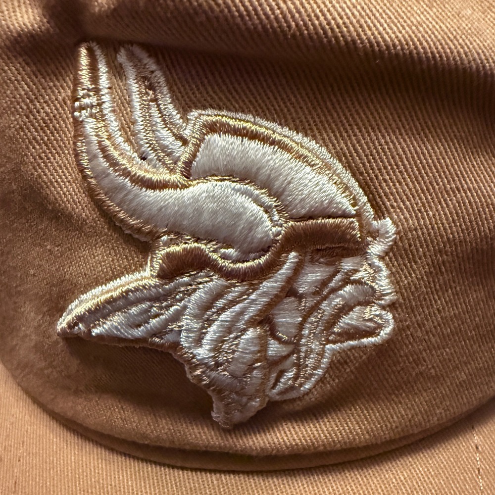 New Era Minnesota Vikings Hat Mens OSFM Tan NEW 19TWENTY Adjustable NFL Snapback - Picture 2 of 11